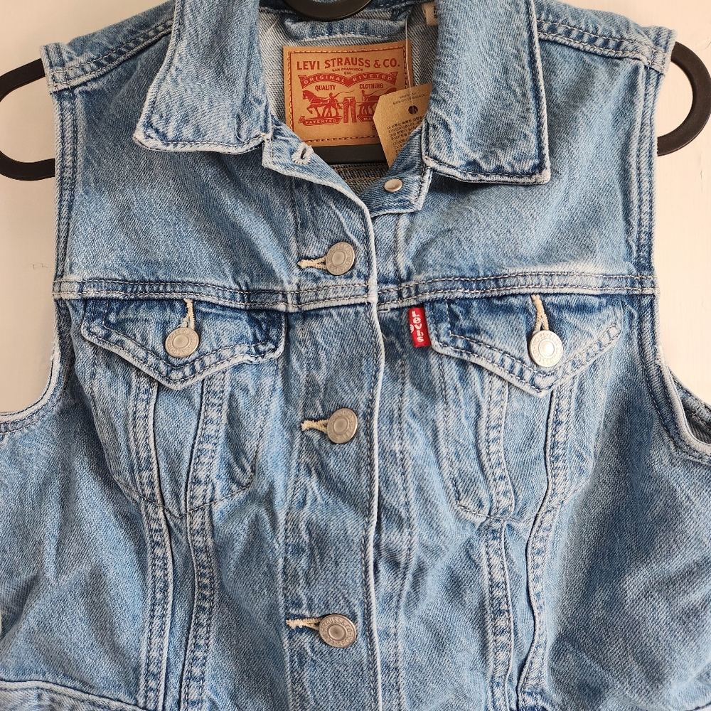 NWT Levi's Medium Wash XS Jean Vest – Slim Fit, 100% Cotton - Picture 3 of 4